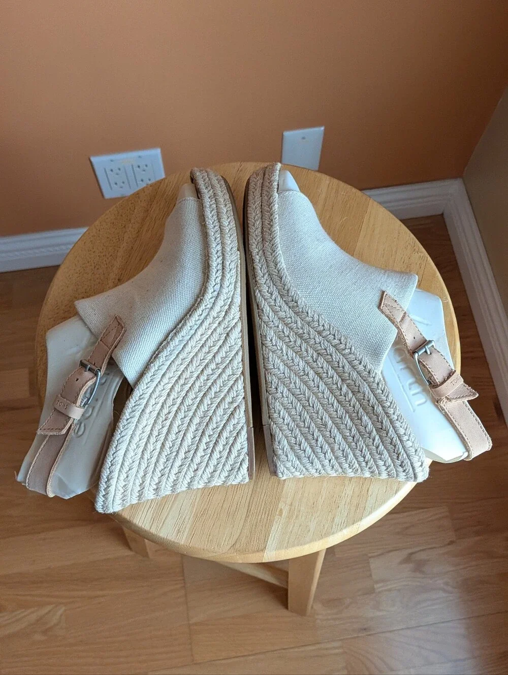 Toms casual canvas